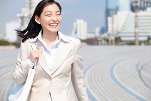 オシャレに体型カバーできるパンツドレス